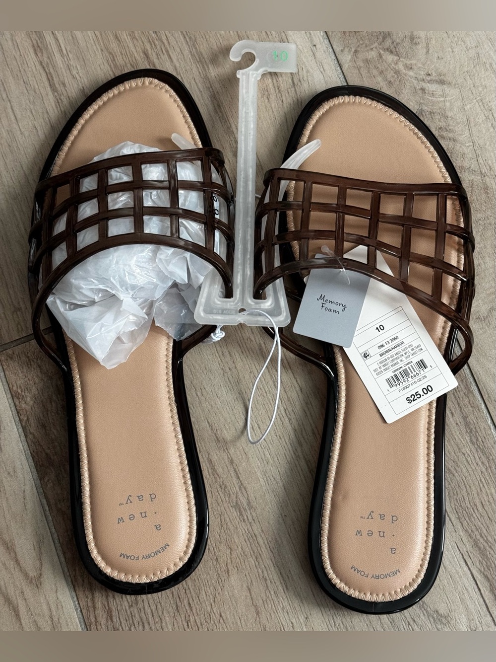 NWT a new day Brown Lattice Slide Sandals Size 10 with memory foam